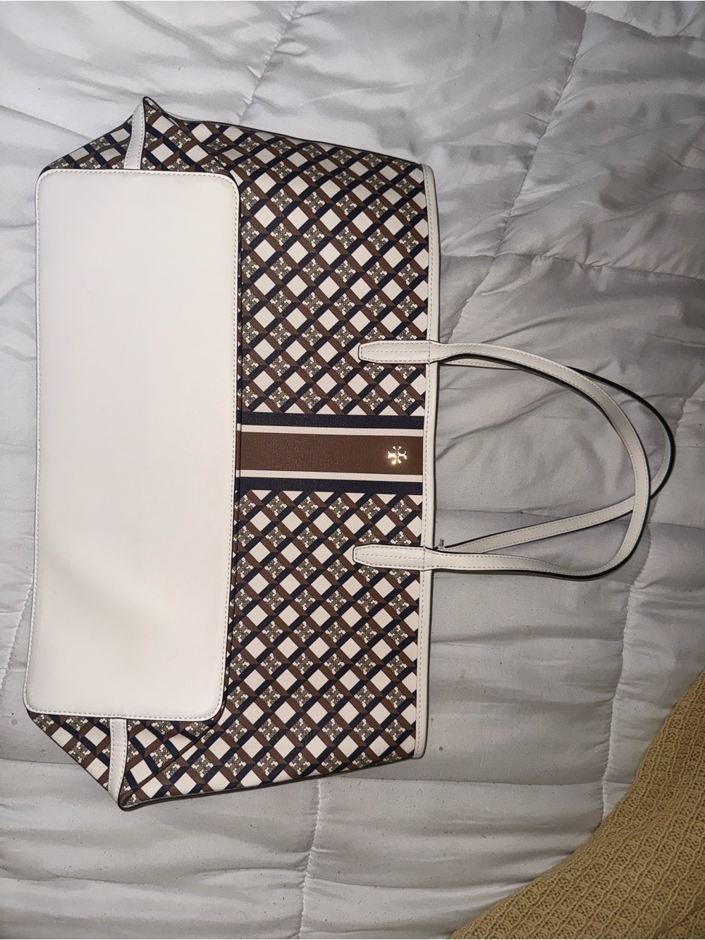 Tory Burch Brown and Cream Patterned Tote with Gold Logo - Picture 2 of 8
